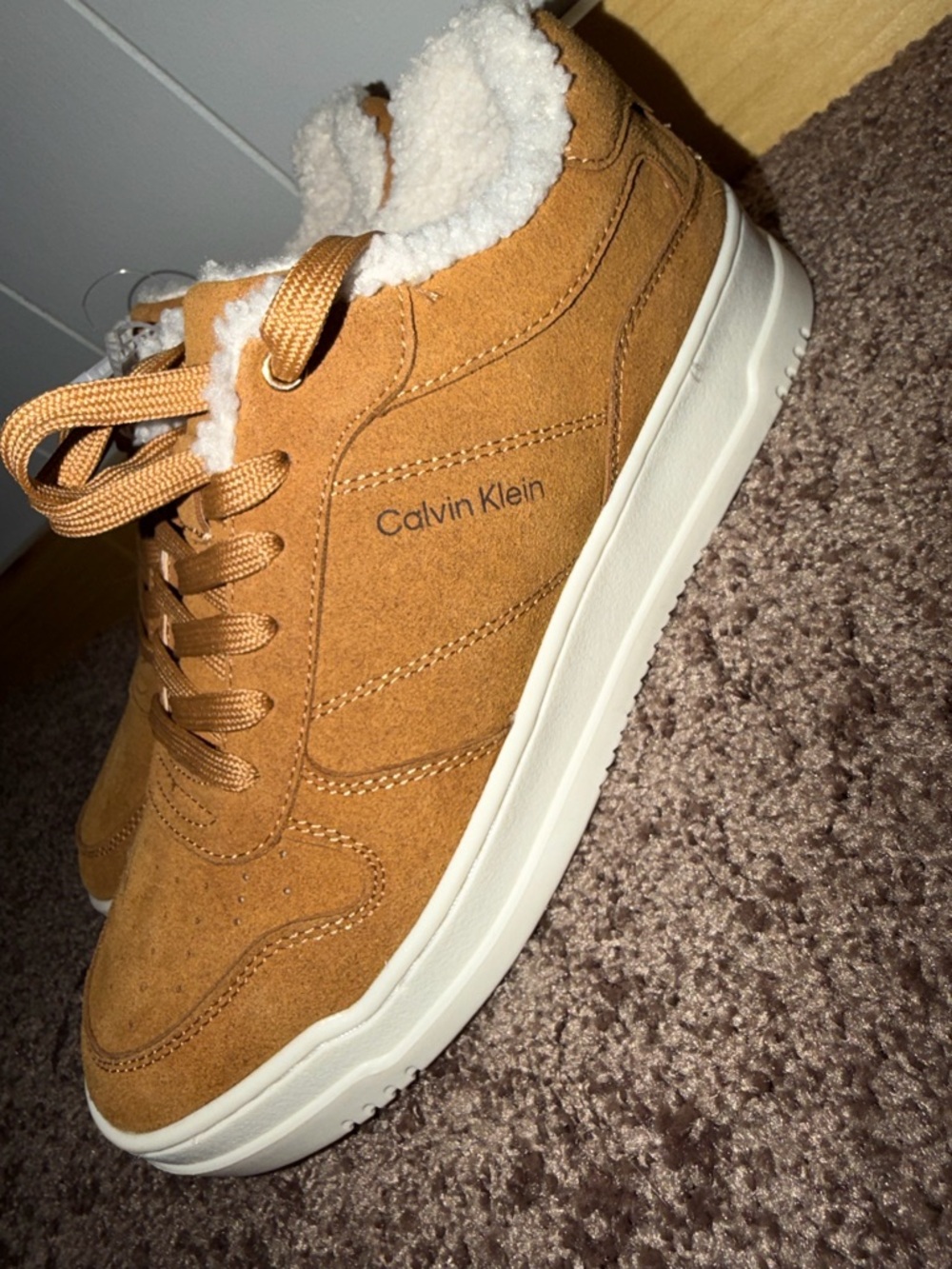 Calvin Klein Womens Pozay Cozy Suede LaceUp Sneaker-faux-shearling Lining Size 9
